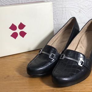 Black Naturalizer Heels with Box